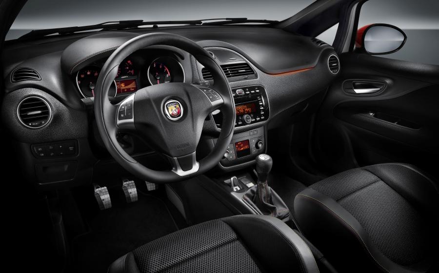 Торпедо Abarth Punto Evo (199) 2010 года  (фото 14 из 57)